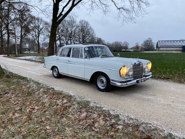 Mercedes-Benz 300SE Rally