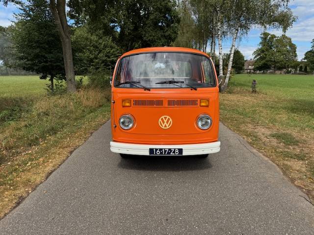 Volkswagen T2b Pickup