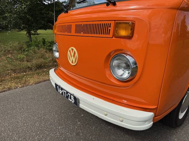 Volkswagen T2b Pickup