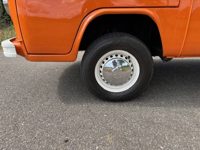 Volkswagen T2b Pickup