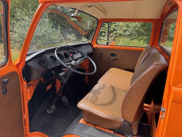 Volkswagen T2b Pickup