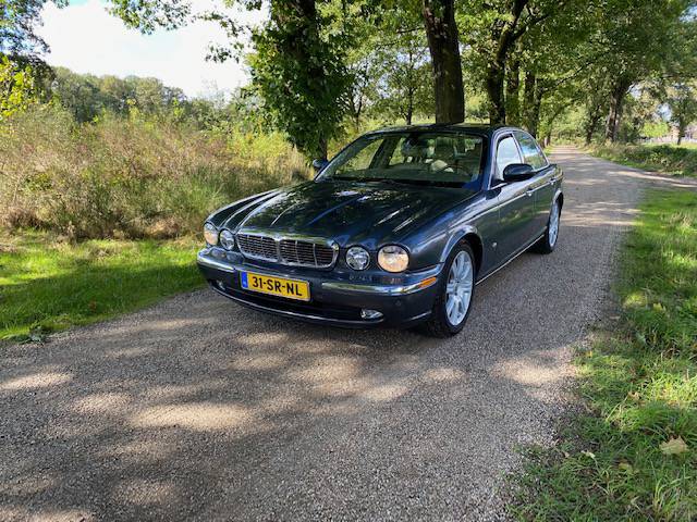 Jaguar XJ D 2.7