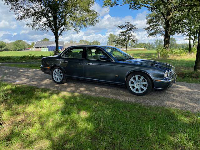 Jaguar XJ D 2.7