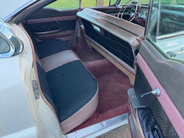 Cadillac Sedan de Ville