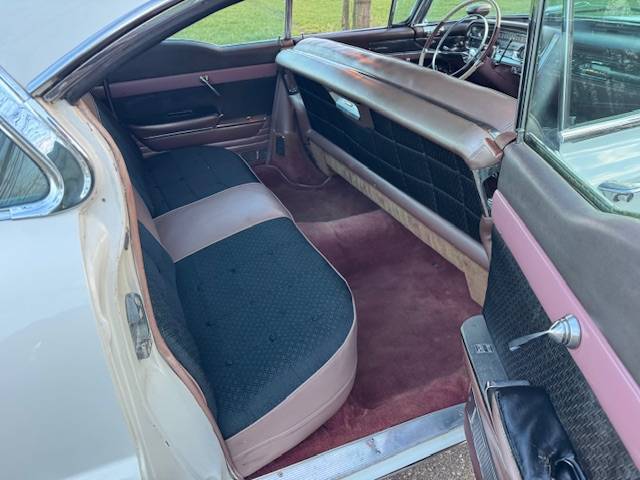 Cadillac Sedan de Ville