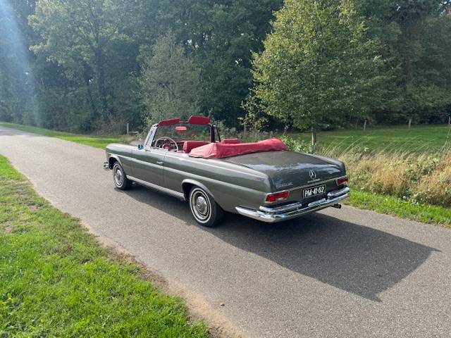 Mercedes-Benz 220SEb Cabriolet
