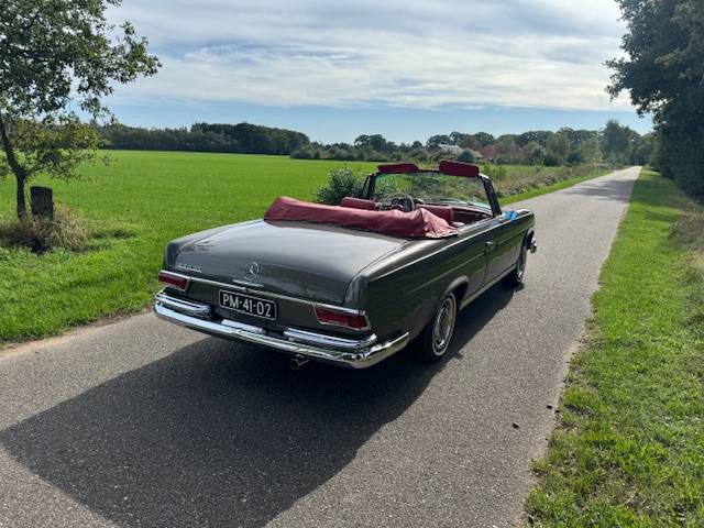 Mercedes-Benz 220SEb Cabriolet