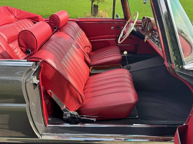 Mercedes-Benz 220SEb Cabriolet