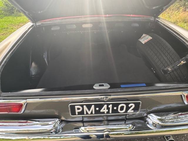 Mercedes-Benz 220SEb Cabriolet