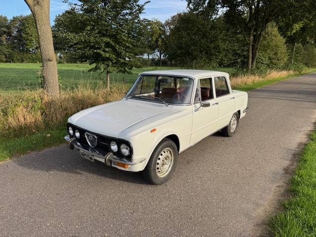 Alfa-Romeo Giulia Nuova Super 1300