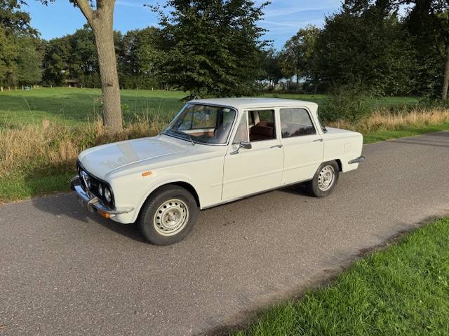 Alfa-Romeo Giulia Nuova Super 1300