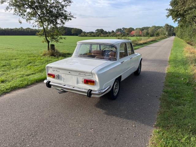 Alfa-Romeo Giulia Nuova Super 1300