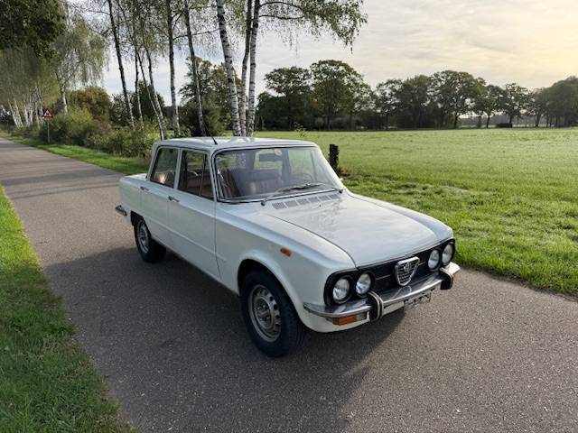 Alfa-Romeo Giulia Nuova Super 1300