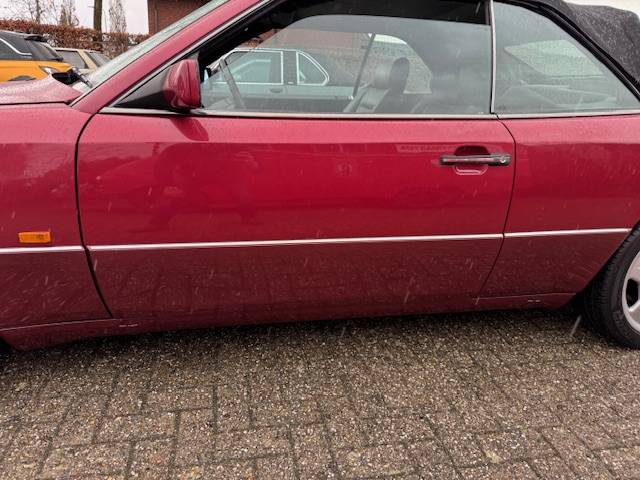 Mercedes-Benz 300CE-24 cabriolet