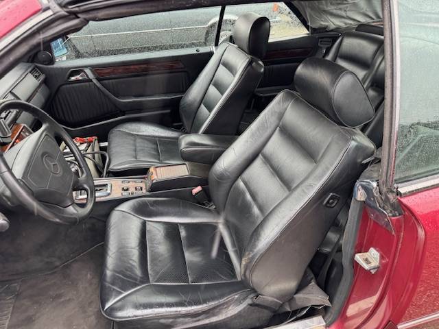 Mercedes-Benz 300CE-24 cabriolet