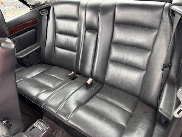 Mercedes-Benz 300CE-24 cabriolet