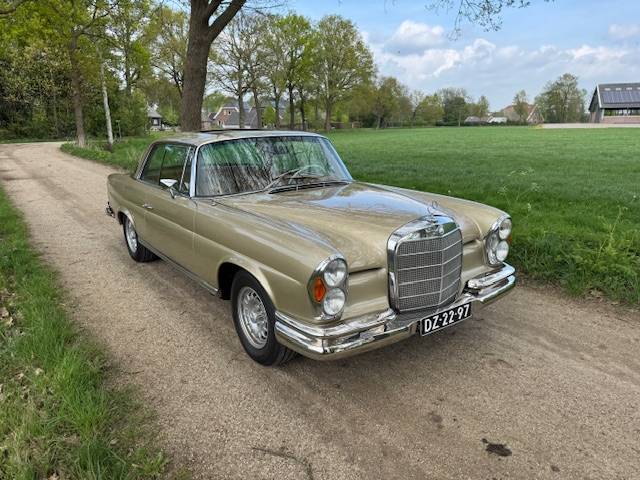 Mercedes-Benz 280SE Coupe