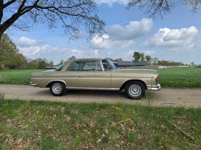 Mercedes-Benz 280SE Coupe