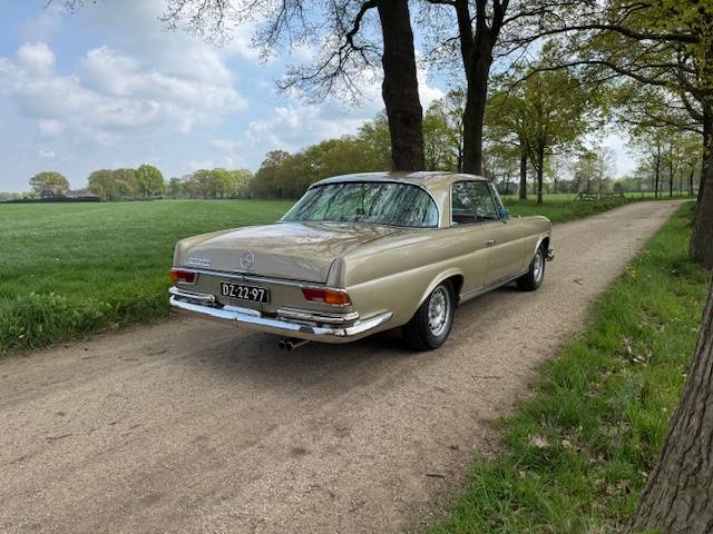Mercedes-Benz 280SE Coupe