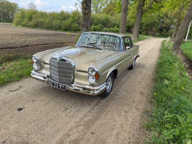 Mercedes-Benz 280SE Coupe