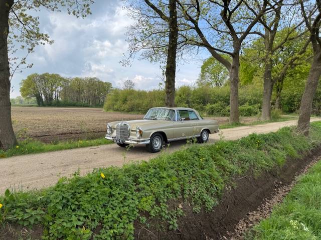 Mercedes-Benz 280SE Coupe