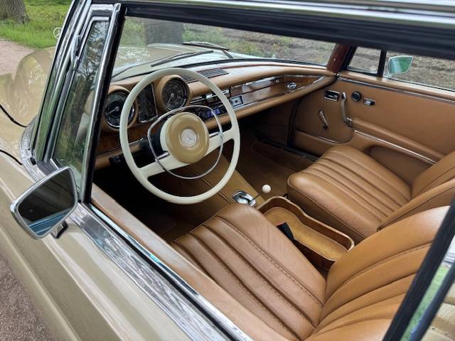 Mercedes-Benz 280SE Coupe