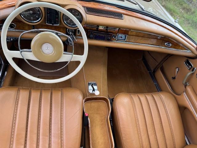 Mercedes-Benz 280SE Coupe