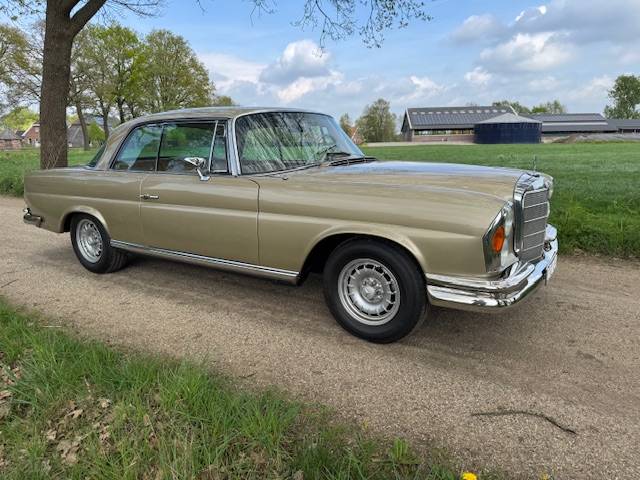 Mercedes-Benz 280SE Coupe