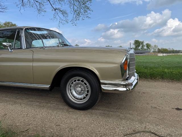 Mercedes-Benz 280SE Coupe