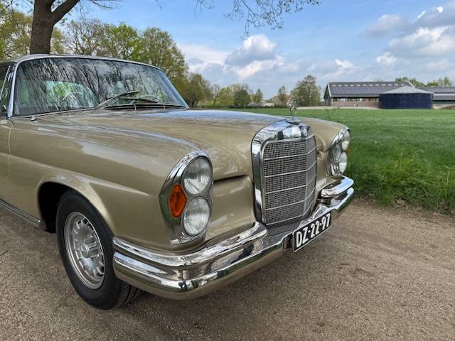 Mercedes-Benz 280SE Coupe