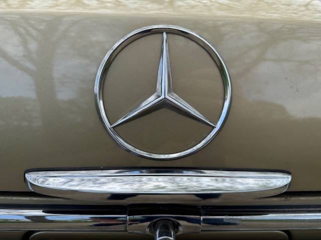 Mercedes-Benz 280SE Coupe