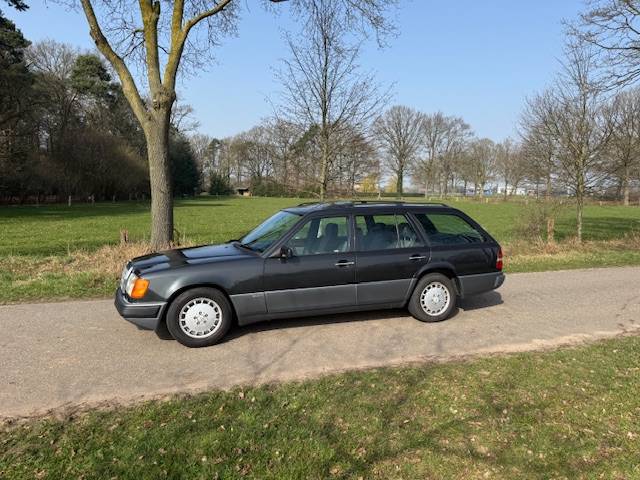 Mercedes-Benz S124 250 Diesel