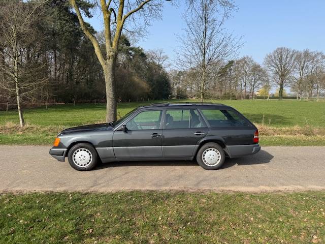 Mercedes-Benz S124 250 Diesel