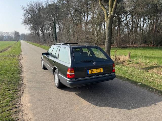 Mercedes-Benz S124 250 Diesel
