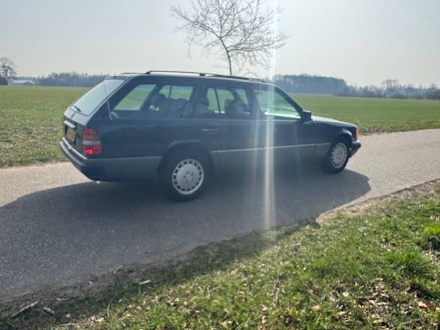 Mercedes-Benz S124 250 Diesel