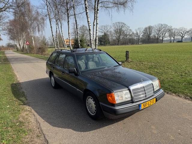 Mercedes-Benz S124 250 Diesel