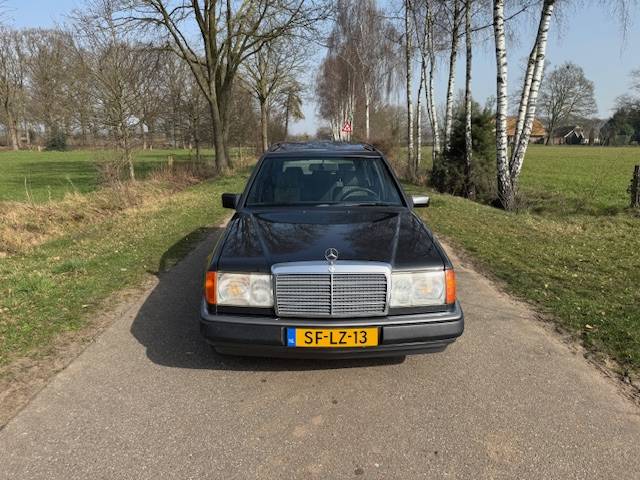 Mercedes-Benz S124 250 Diesel