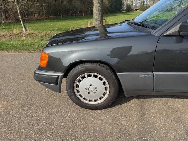Mercedes-Benz S124 250 Diesel