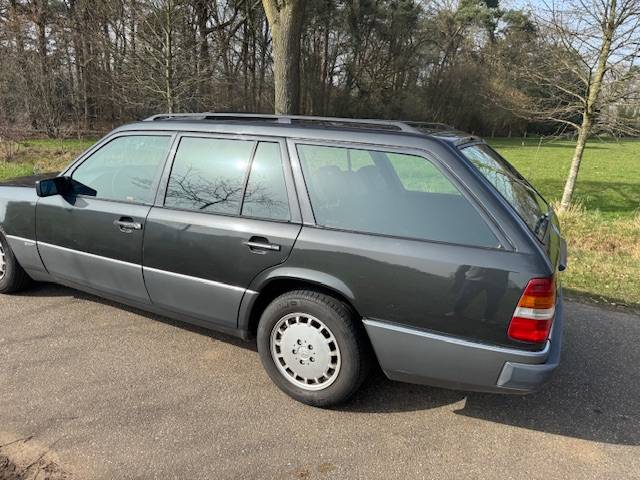 Mercedes-Benz S124 250 Diesel