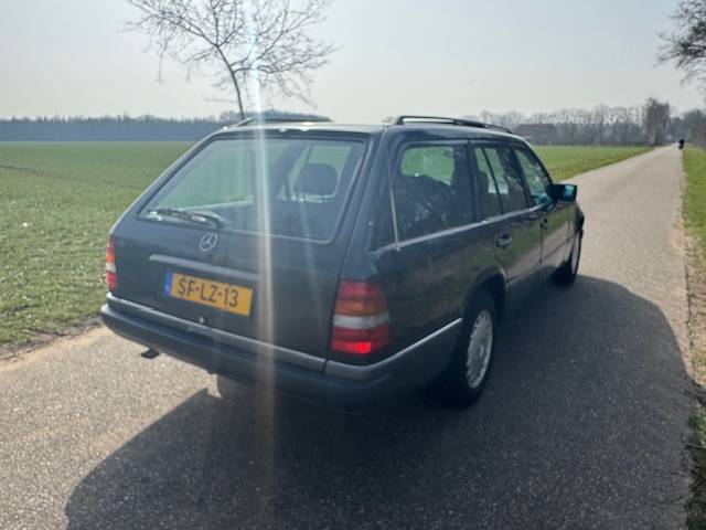 Mercedes-Benz S124 250 Diesel