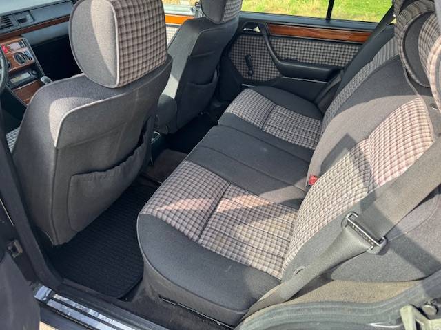 Mercedes-Benz S124 250 Diesel