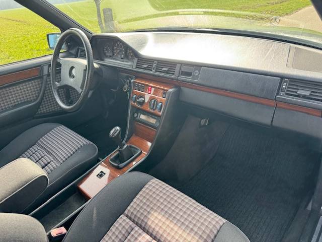 Mercedes-Benz S124 250 Diesel