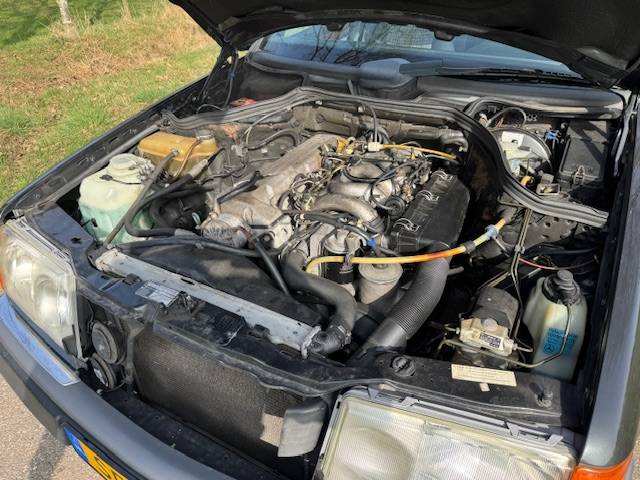 Mercedes-Benz S124 250 Diesel