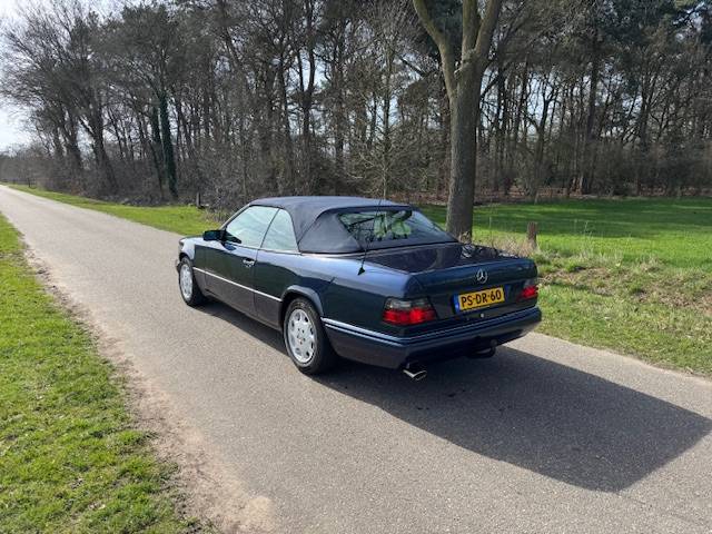Mercedes-Benz w124 220E Cabriolet