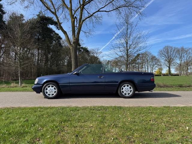 Mercedes-Benz w124 220E Cabriolet