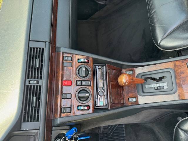 Mercedes-Benz w124 220E Cabriolet