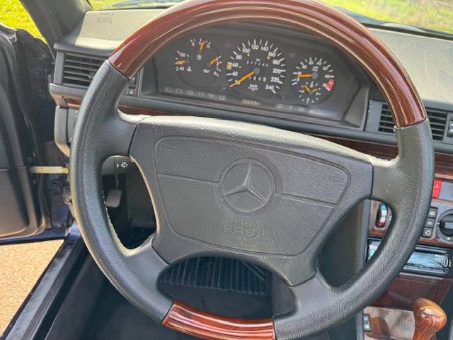 Mercedes-Benz w124 220E Cabriolet