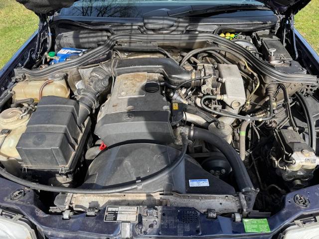 Mercedes-Benz w124 220E Cabriolet
