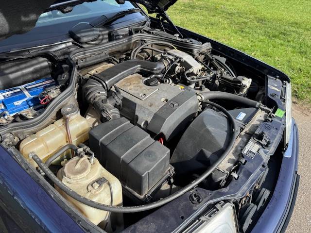 Mercedes-Benz w124 220E Cabriolet