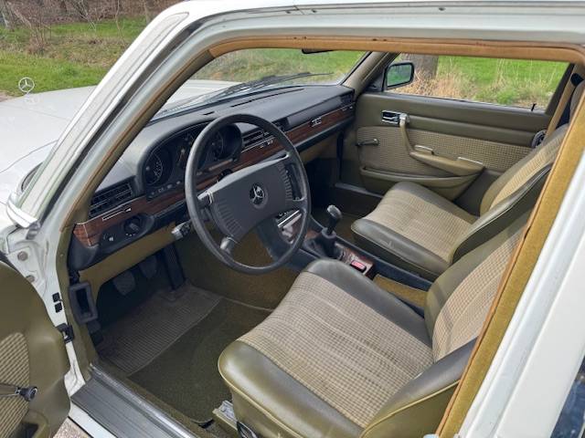 Mercedes-Benz W116 280S